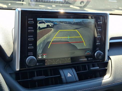 Used 2021 Toyota RAV4 XLE w/ Convenience Package image 18