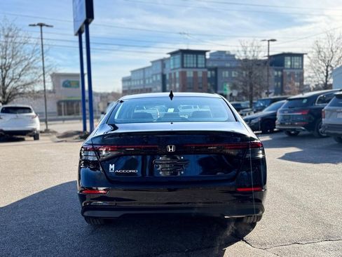 Used 2023 Honda Accord EX image 5