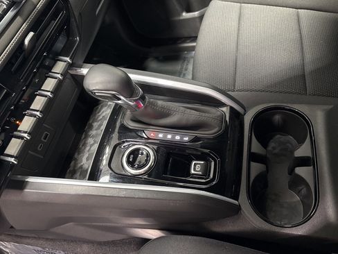 Used 2023 Chevrolet Colorado LT w/ LT Convenience Package III image 24