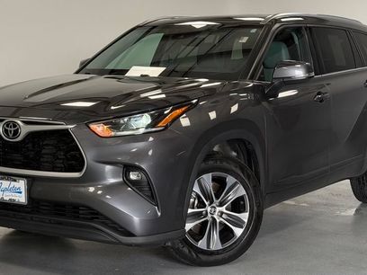 Used 2021 Toyota Highlander XLE