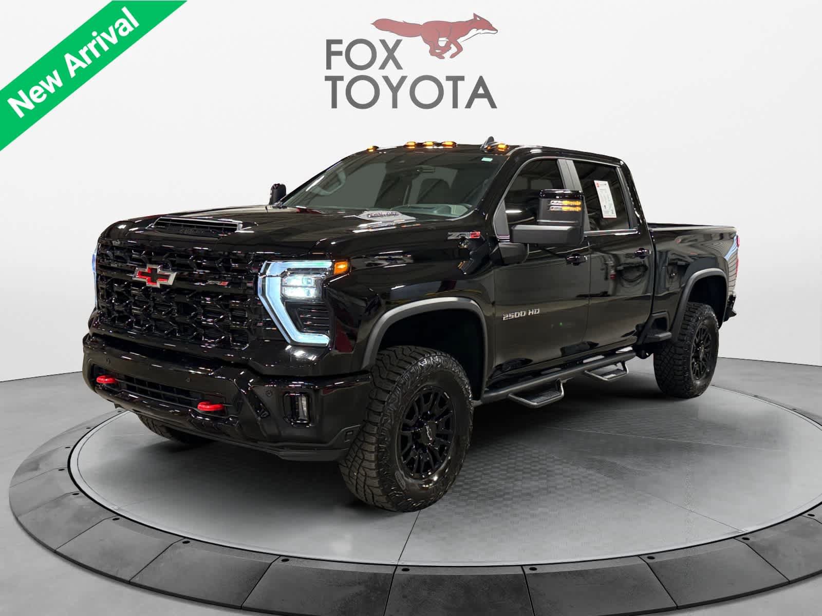Used 2025 Chevrolet Silverado 2500 ZR2 w/ Technology Package AWD/4WD image 1