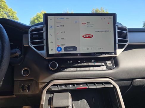 Used 2024 Toyota Tundra Limited image 25