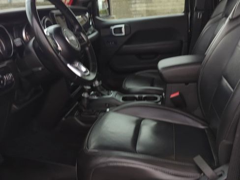 Used 2021 Jeep Wrangler Unlimited Sahara AWD/4WD image 13