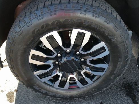 Certified 2024 GMC Sierra 2500 Denali Ultimate image 12