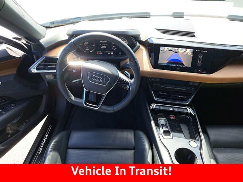 Used 2024 Audi e-tron GT Premium Plus image 6
