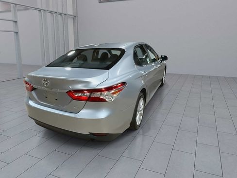 Used 2018 Toyota Camry LE FWD image 8