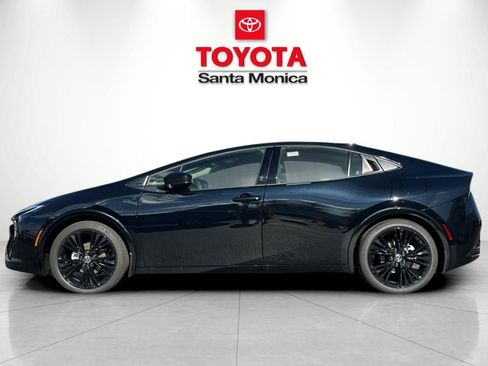 New 2026 Toyota Prius FWD image 8