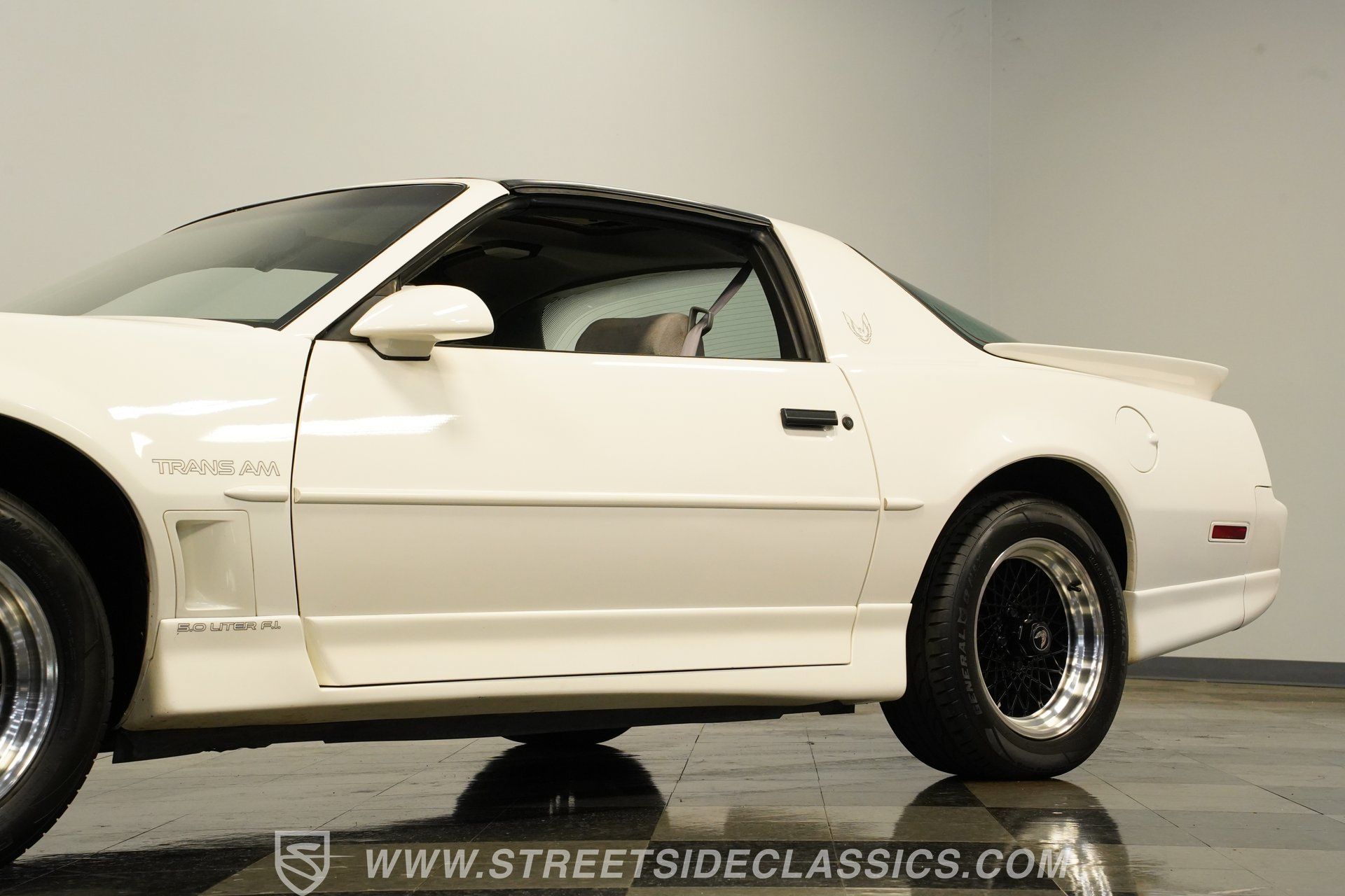 Used 1989 Pontiac Firebird Trans Am RWD image 23
