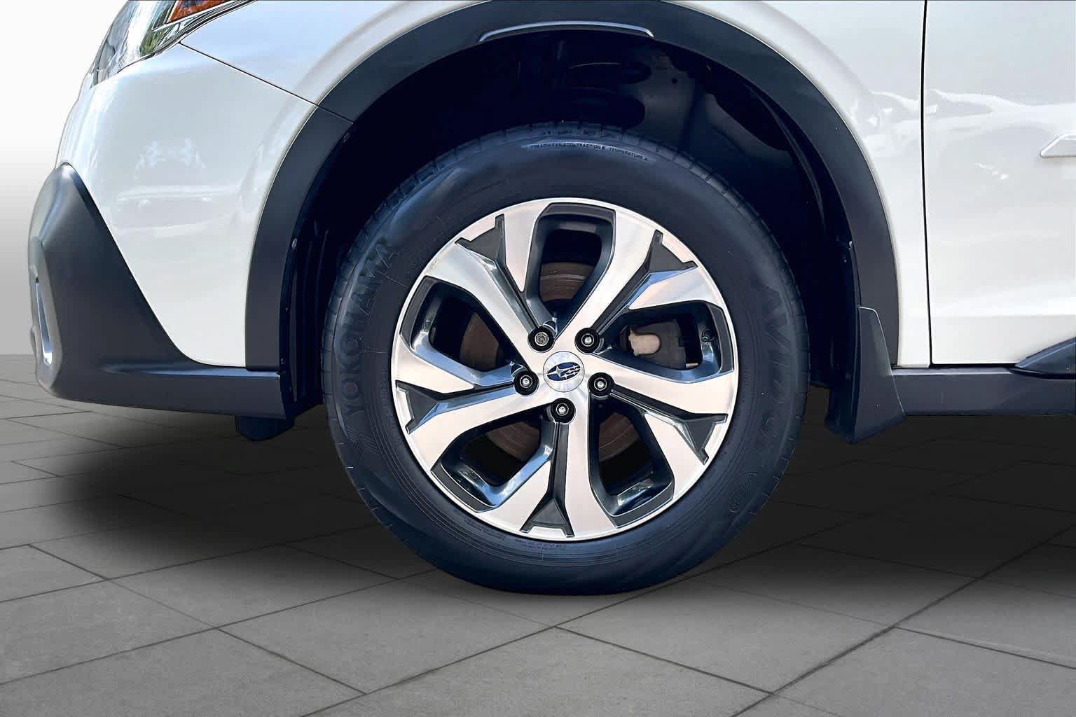 Used 2022 Subaru Outback Limited AWD/4WD image 11