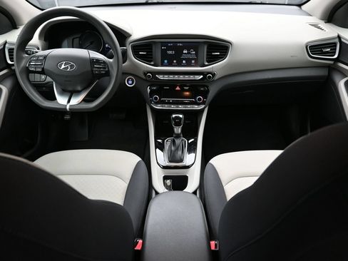 Used 2018 Hyundai Ioniq Blue FWD image 14