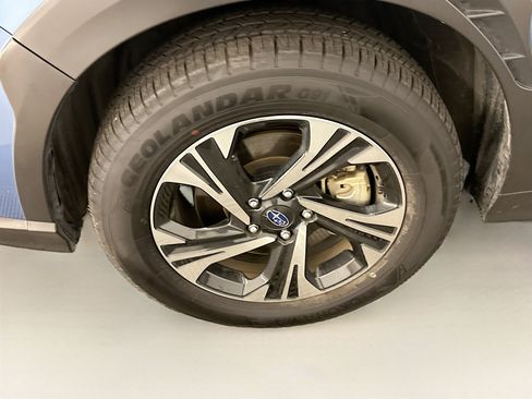 Used 2024 Subaru Crosstrek 2.0i Premium image 11