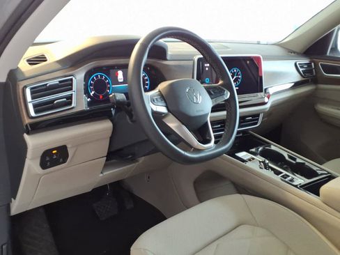 Used 2024 Volkswagen Atlas SE FWD image 9