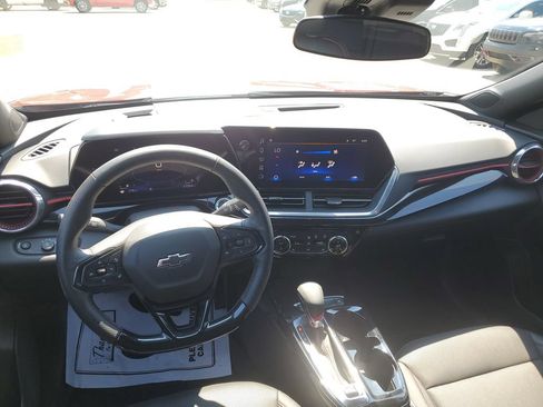 Certified 2024 Chevrolet Trax RS w/ Driver Confidence Package FWD image 27