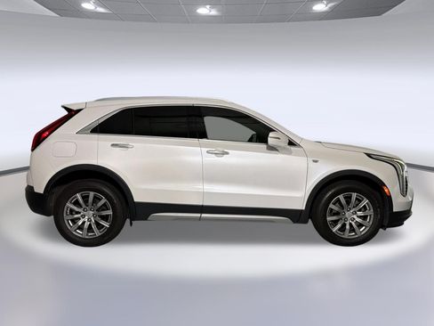 Used 2023 Cadillac XT4 Premium Luxury w/ Cold Weather Package FWD image 8