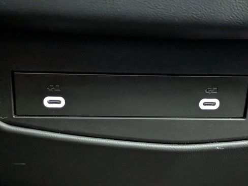 Used 2022 Cadillac Escalade ESV Sport w/ Touring Package image 19