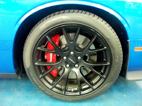 Used 2016 Dodge Challenger SRT Hellcat image 5