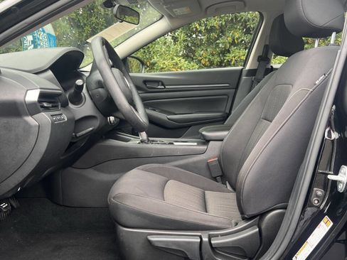 Used 2024 Nissan Altima 2.5 S image 12