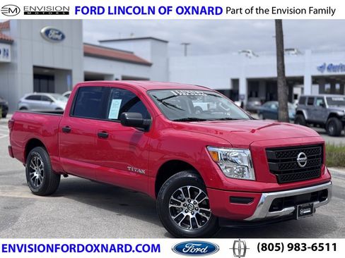 Used 2022 Nissan Titan SV image 1