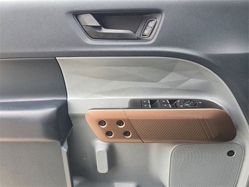 Used 2024 Ford Maverick Lariat image 17