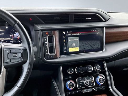 Used 2023 GMC Yukon XL Denali Ultimate AWD/4WD image 6