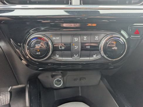 Used 2025 Chevrolet Trax RS w/ Driver Confidence Package FWD image 17