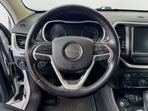 Used 2015 Jeep Cherokee Trailhawk w/ Comfort/Convenience Group image 12