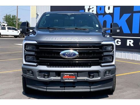 Used 2025 Ford F350 Platinum AWD/4WD image 3
