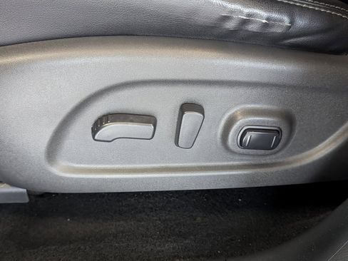 Used 2017 Nissan Pathfinder Platinum w/ Cargo Package image 27