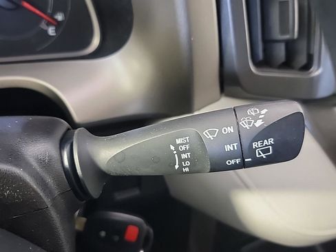 Used 2015 Toyota RAV4 LE image 26