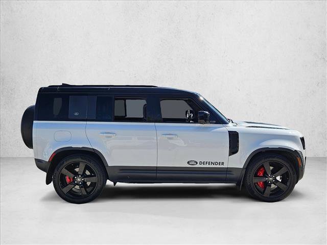 Used 2022 Land Rover Defender 110 SE AWD/4WD image 4