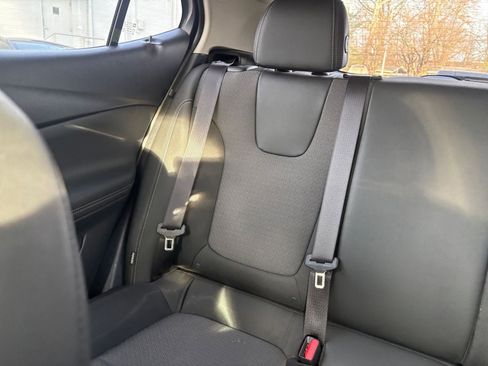 Used 2025 Buick Encore GX Preferred image 37