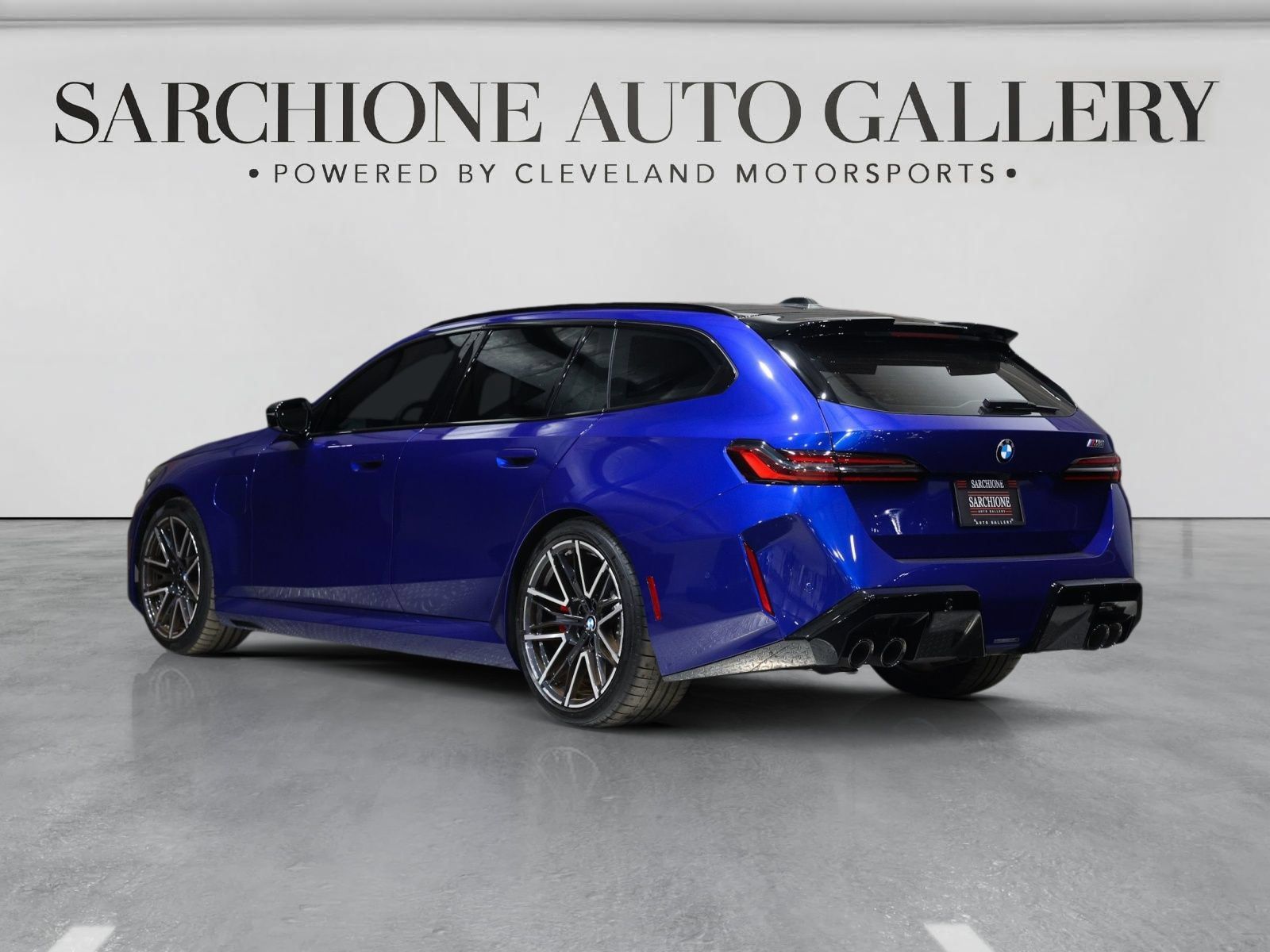 Used 2025 BMW M5 Touring AWD/4WD image 2
