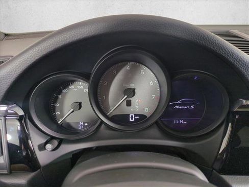 New 2026 Porsche Macan S image 17