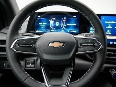 New 2025 Chevrolet Silverado EV LT image 31