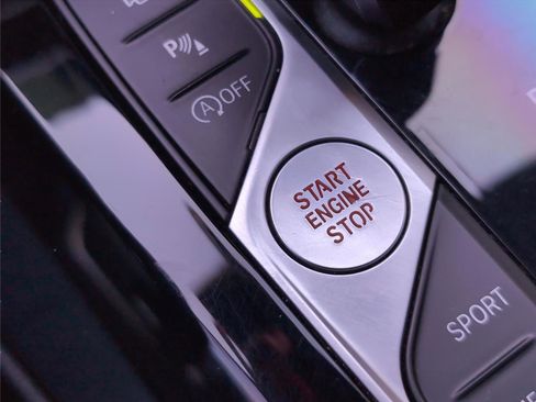 Used 2022 BMW X3 sDrive30i w/ Premium Package image 18