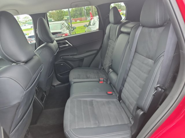 Used 2025 Mitsubishi Outlander SE AWD/4WD image 25