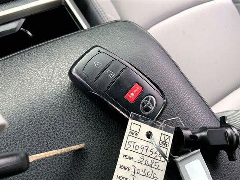 Used 2025 Toyota Tacoma SR5 image 14