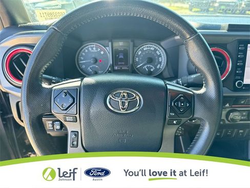 Used 2017 Toyota Tacoma TRD Off-Road image 15