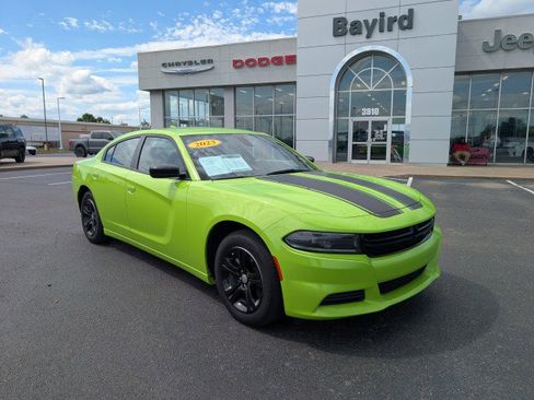 Used 2023 Dodge Charger SXT RWD image 1