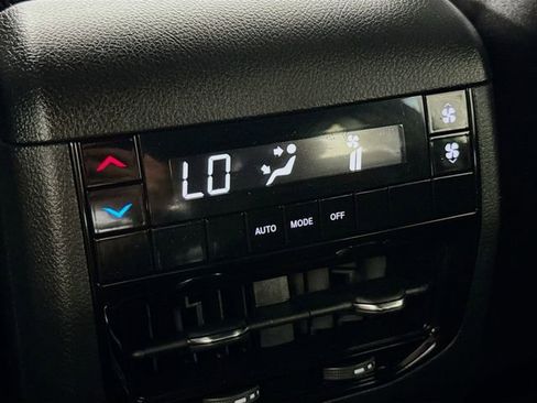 Used 2025 Jeep Grand Cherokee L Altitude image 25