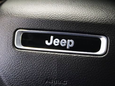 Used 2022 Jeep Compass Limited image 19