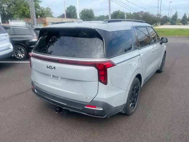 Certified 2025 Kia Carnival SX w/ SX Dark Edition Package FWD image 3
