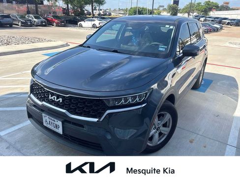 Used 2023 Kia Sorento LX FWD image 1
