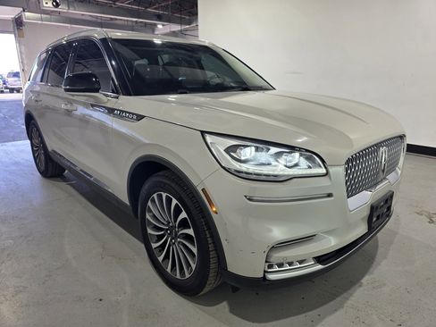 Used 2020 Lincoln Aviator Reserve w/ Equipment Group 201A image 6
