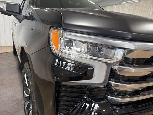Certified 2024 Chevrolet Silverado 1500 High Country w/ Technology Package image 13