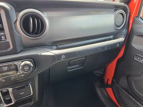 Used 2018 Jeep Wrangler Unlimited Sport S AWD/4WD image 26