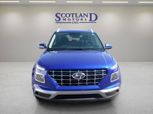 Used 2024 Hyundai Venue SEL image 3
