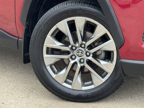 Used 2021 Toyota RAV4 Limited image 30