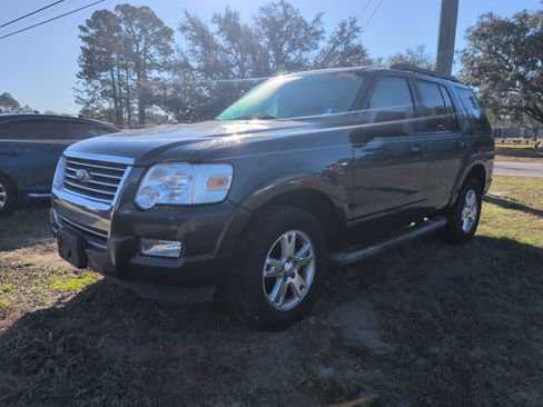 Used 2010 Ford Explorer XLT image 5