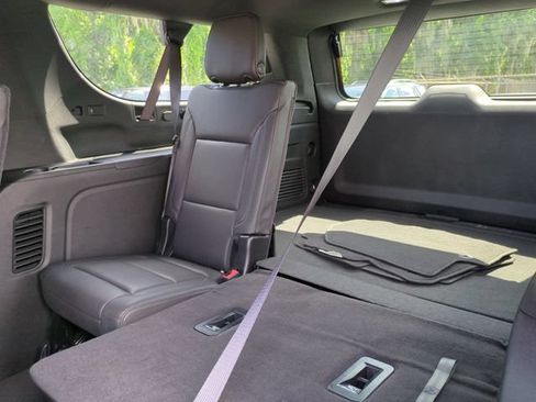 Used 2025 Chevrolet Suburban Z71 AWD/4WD image 16